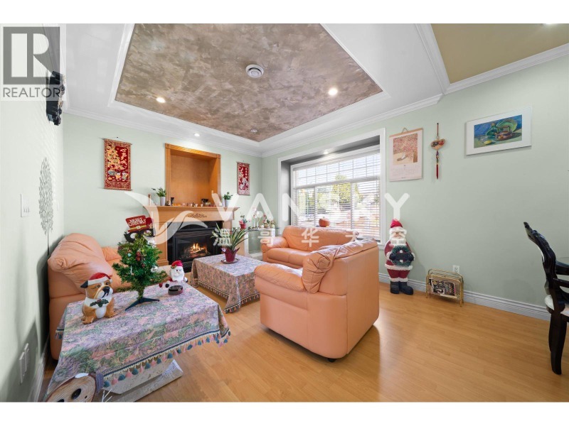 260722085958_Living Room.jpg